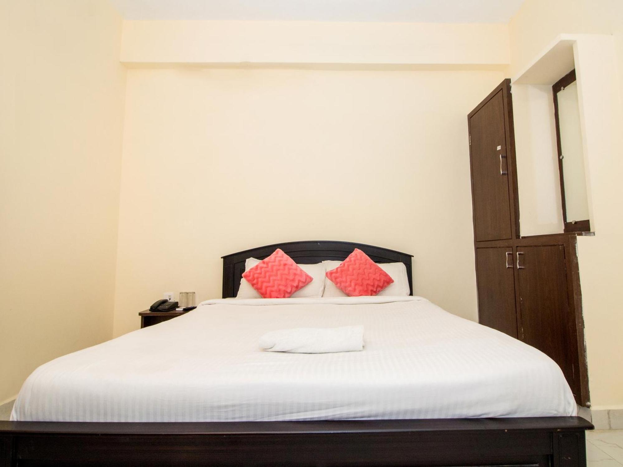 Pearl Suites, Tirupati Zewnętrze zdjęcie